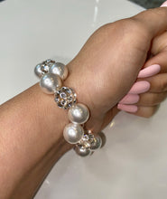 Pearl Stretch Bracelet With Crystal Rhinestones