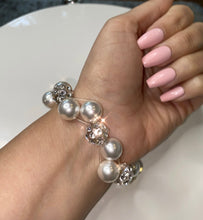 Pearl Stretch Bracelet With Crystal Rhinestones