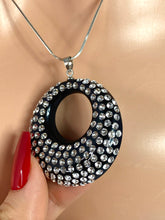 Red Carpet Oval Necklace In Black