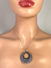 Red Carpet Oval Necklace In Black