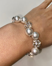Pearl Stretch Bracelet With Crystal Rhinestones