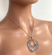 Red Carpet Oval Necklace With Chain
