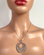 Red Carpet Oval Necklace With Chain