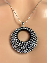 Red Carpet Oval Necklace In Black
